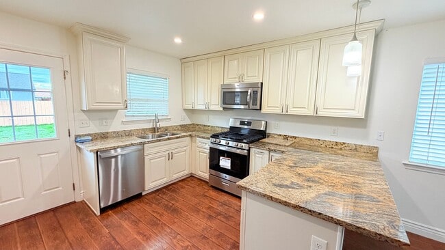 Foto del edificio - 14546 Merced St