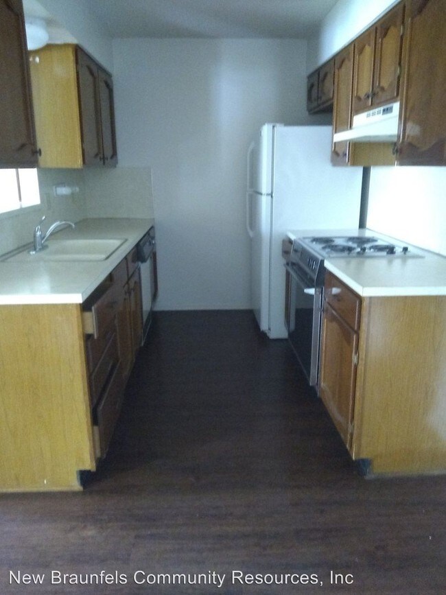 Building Photo - 310 Castlewood Dr