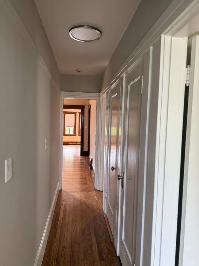 Building Photo - Bright Sunnyside Home with Fireplace, Bay Windows & Private Backyard!
