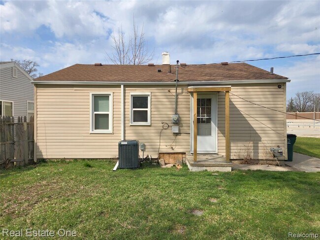 Foto del edificio - 628 E Jarvis Ave