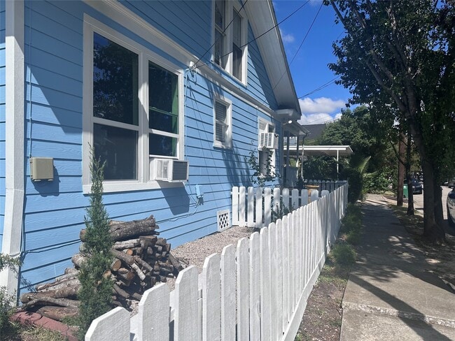 Building Photo - 3701 Bradley St