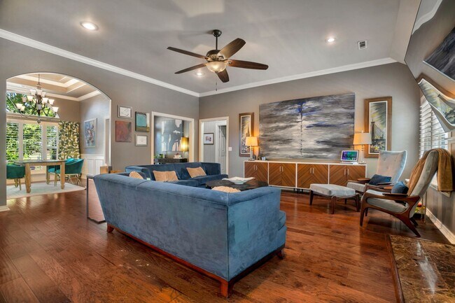 Foto del edificio - Fabulour Bridgeport S/D Home w/AMAZING out...