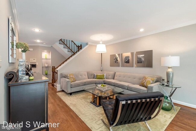Foto del edificio - 4 br, 3.5 bath House - 6357 Brampton Ct.