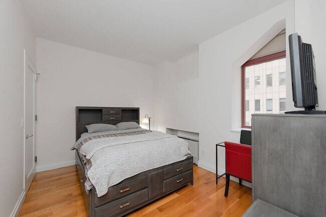 Building Photo - 21-23 S William Street Unit 5C