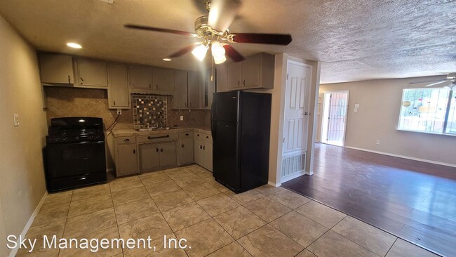 Building Photo - 3 br, 1.5 bath House - 7121 Isleta Blvd. SW