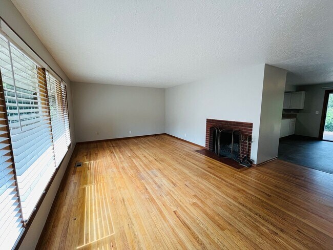 Foto del edificio - Convenient Lake Oswego ranch home - Fresh ...