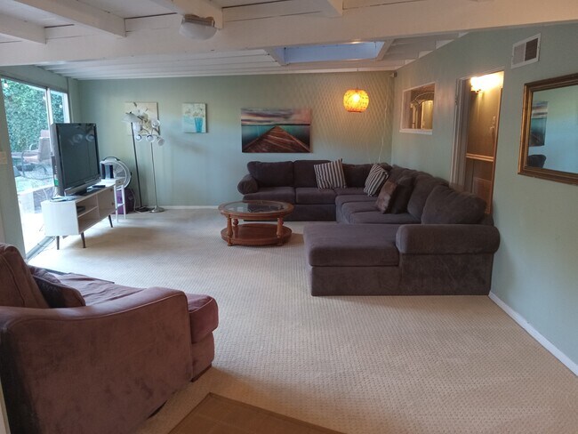 Foto del edificio - 2139 Torrey Pines Rd