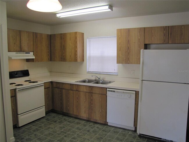 Foto del edificio - 3404 N Garrison St