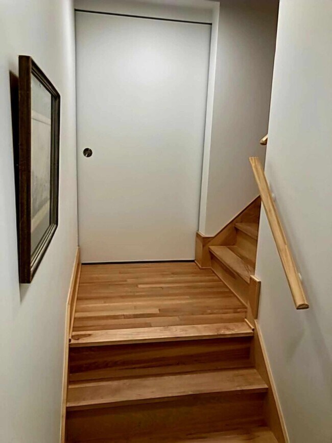 Photo du bâtiment - 7782 Av De L'épée