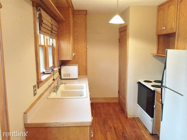 Building Photo - 1260 Desiax Ave