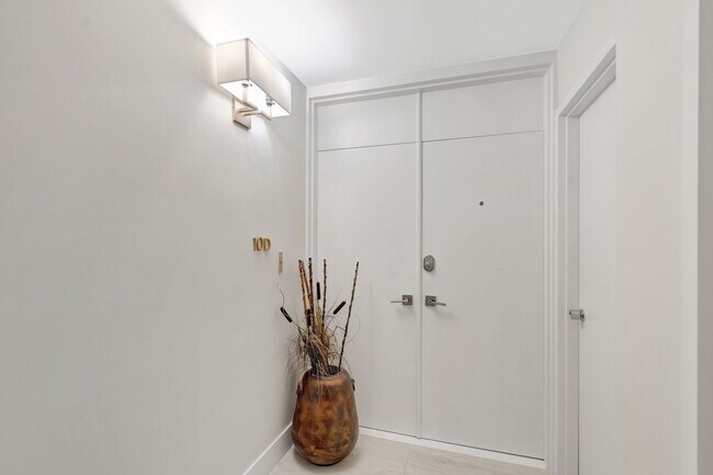Foto del edificio - 5550 N Ocean Dr