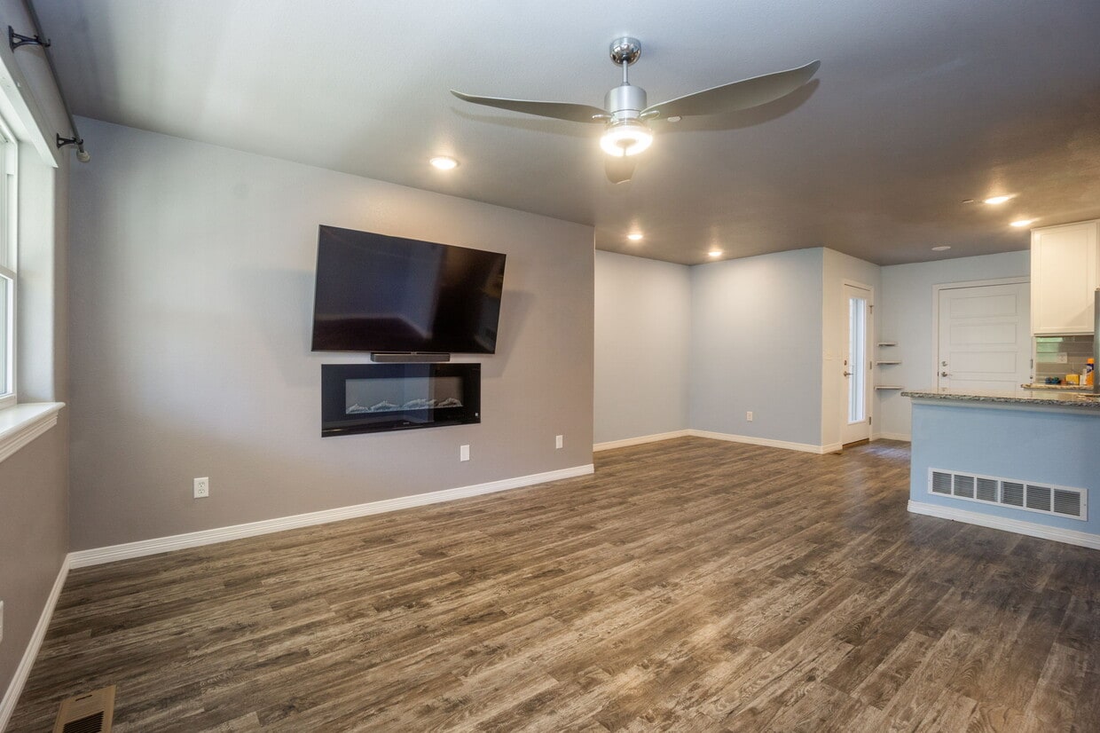 6104 Summit Peak Ct, Erie, CO 80516 Townhome Rentals in Erie CO