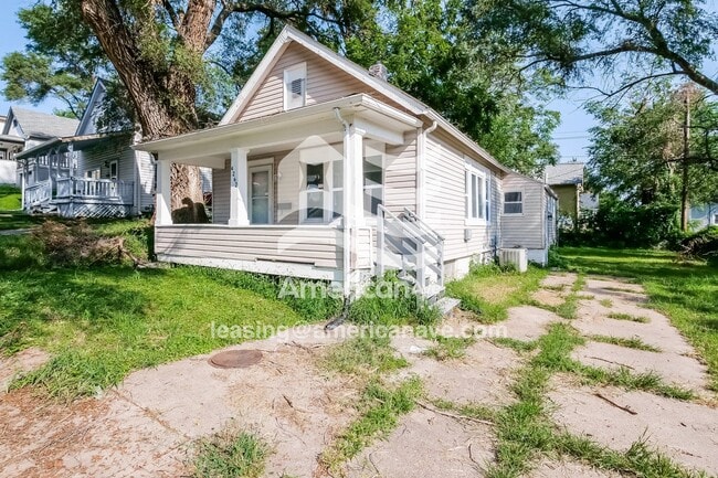 Building Photo - 4262 Maple St