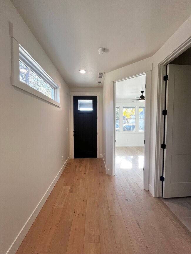 Foto del edificio - 626 E Krall St