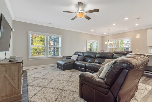 Building Photo - 2509 Heathland Farm Dr