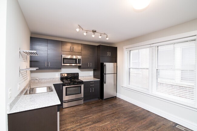 Building Photo - 3116 Lackland Ave