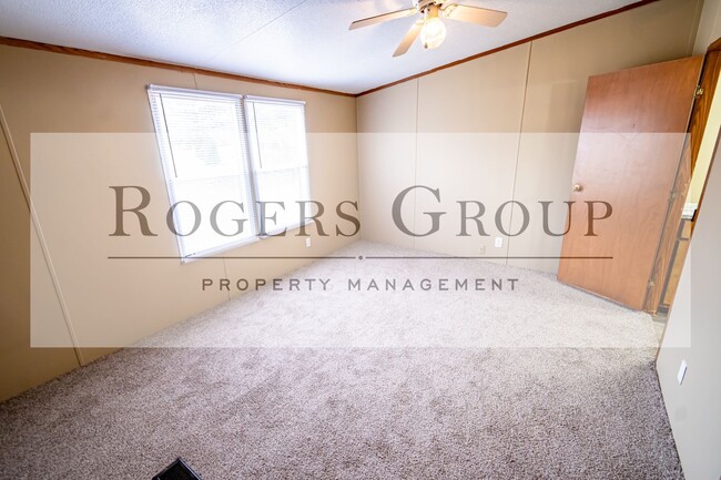 Foto del edificio - 519 Cedar Cove Rd