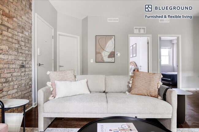 Foto del edificio - 841 W Barry Ave