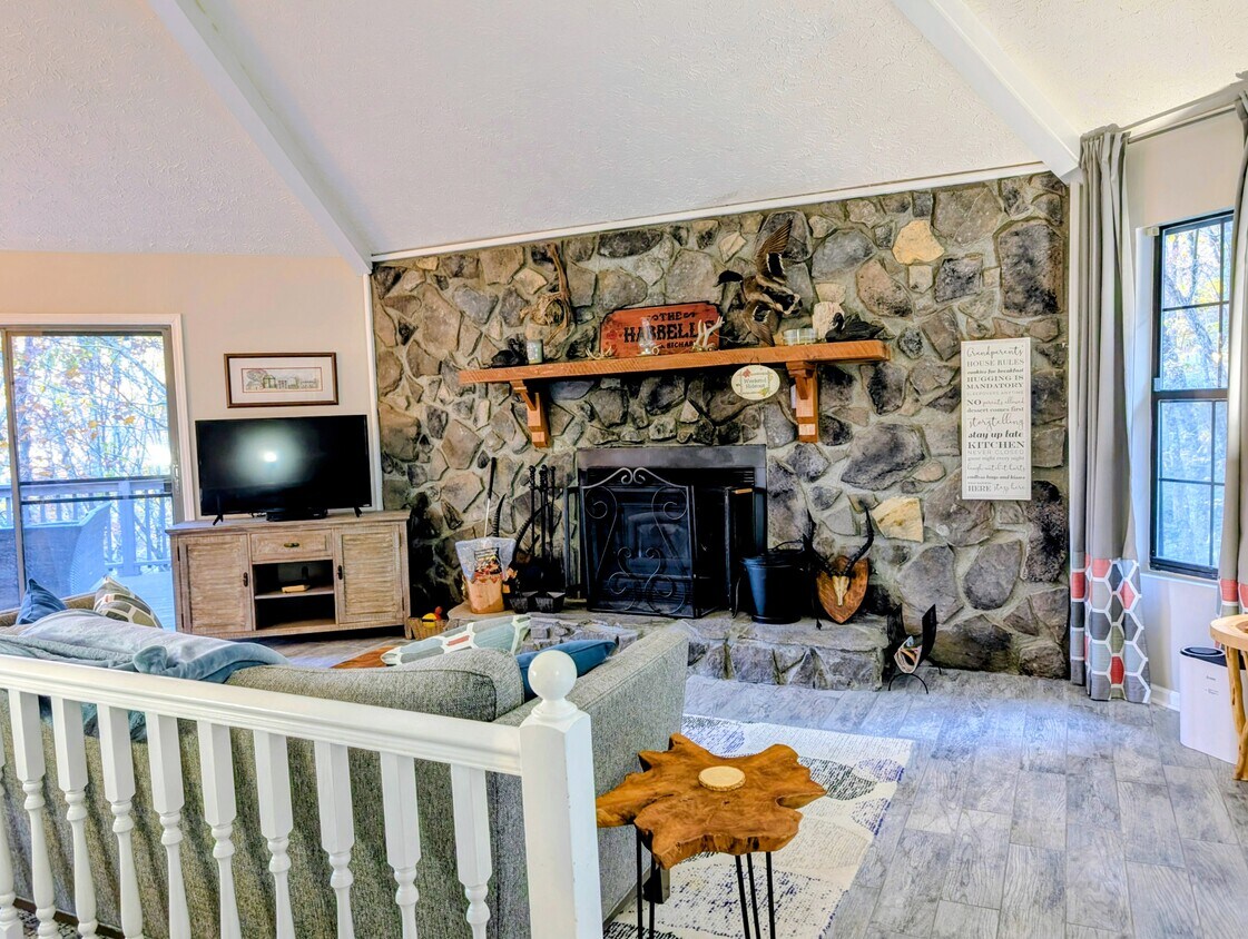 Foto principal - 842 Alpine Dr