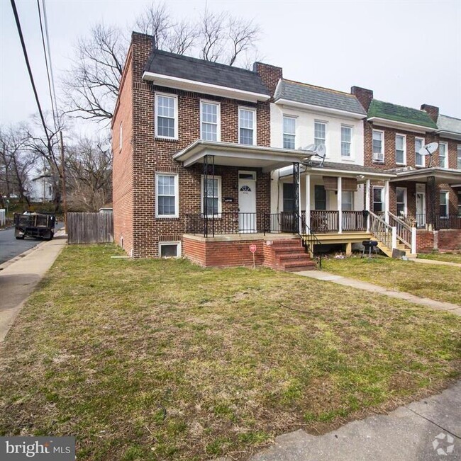 Building Photo - 3740 Brooklyn Ave
