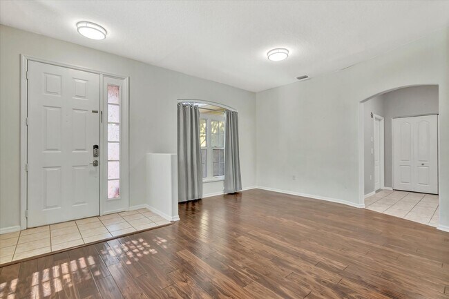 Building Photo - Beautiful 4 bed/ 2.5 bath Rental ~ Sarasota