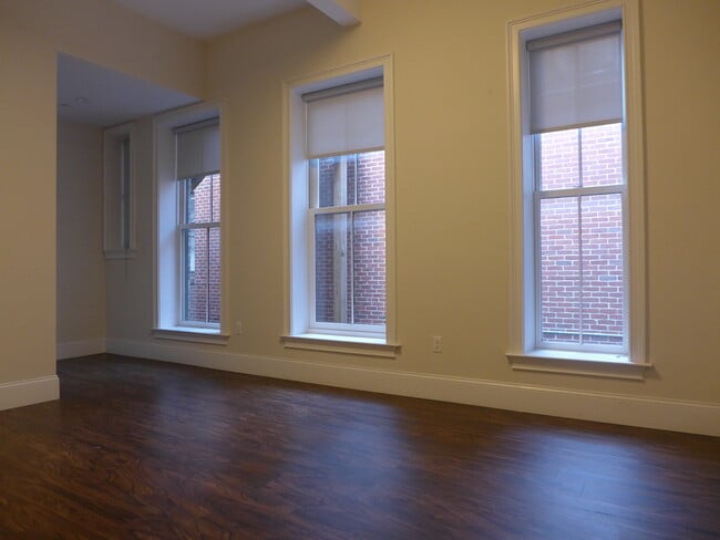 Building Photo - 553 Shawmut Ave