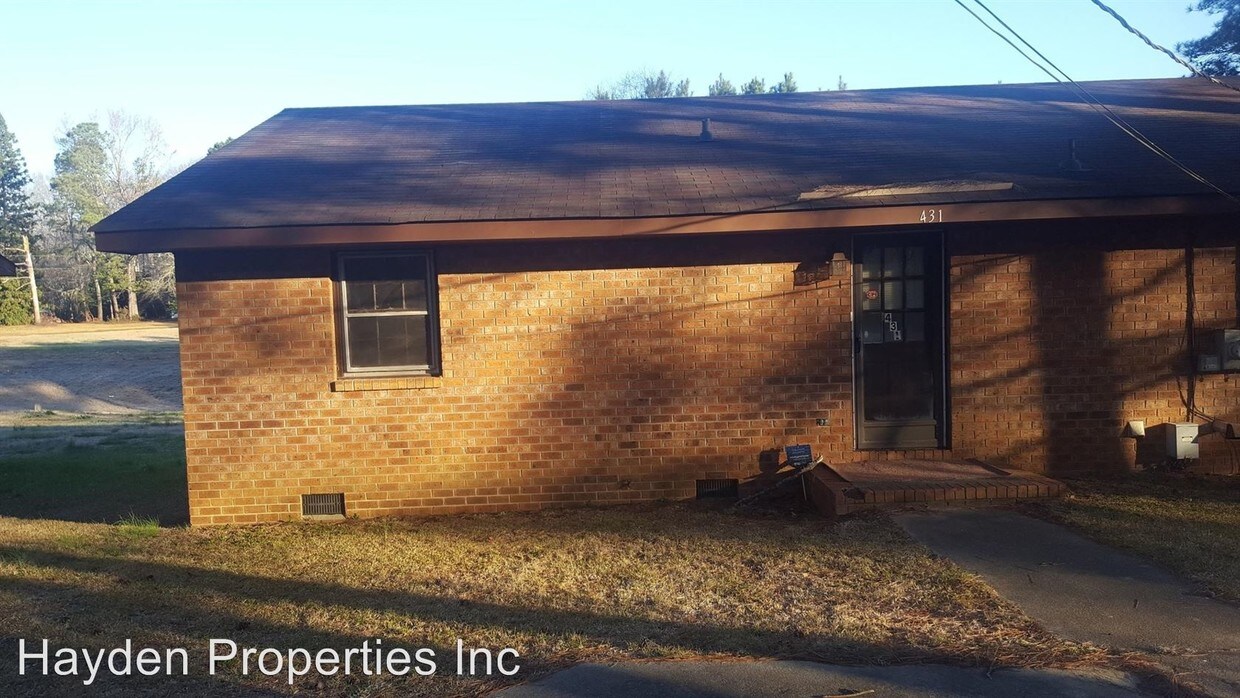 Primary Photo - 431 Old Cheraw Hwy