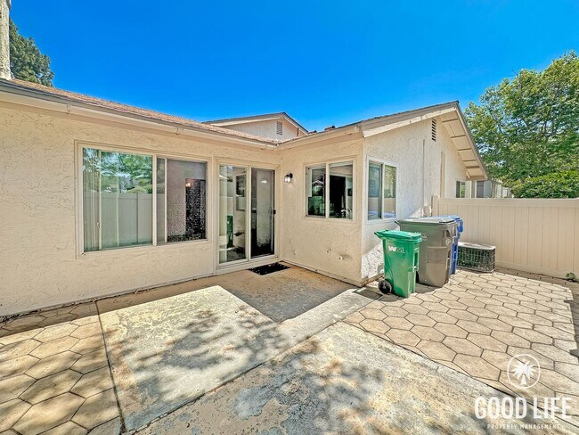 Building Photo - 2B/2BA in the Westwood Community of Rancho Bernardo featuring Air Conditioning and 2-car detached...