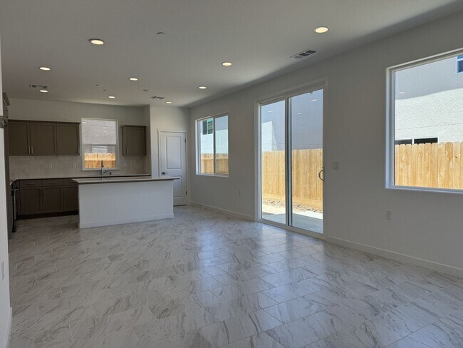 Foto del edificio - Brand new home  in Ariette at Copper River