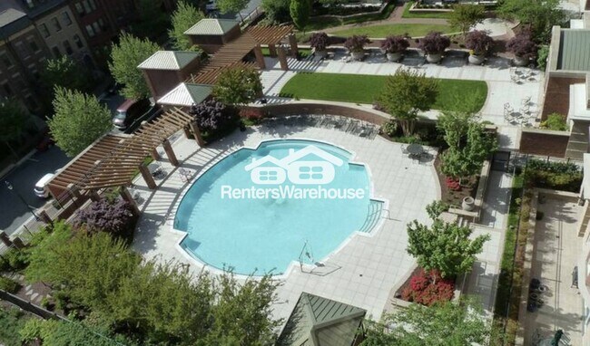 Foto del edificio - 12500 Park Potomac Ave