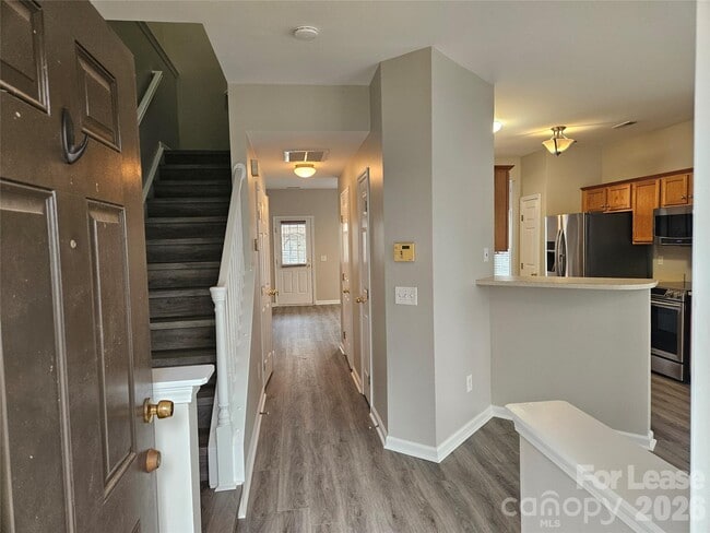 Building Photo - 10427 Alexander Martin Ave