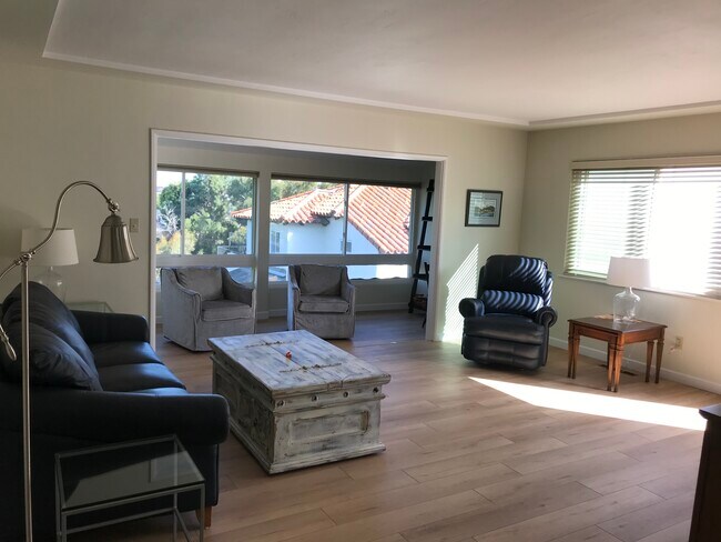 Foto del edificio - 4232 Witherby St