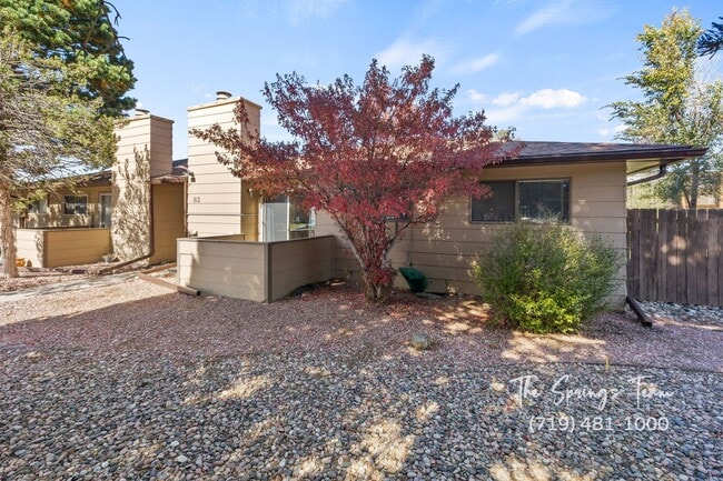 Building Photo - REMODELED SINGLE-LEVEL 2BD TOWNHOME w/ A/C...