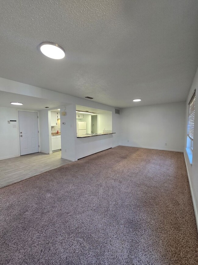 Building Photo - 3520 Adenmore C