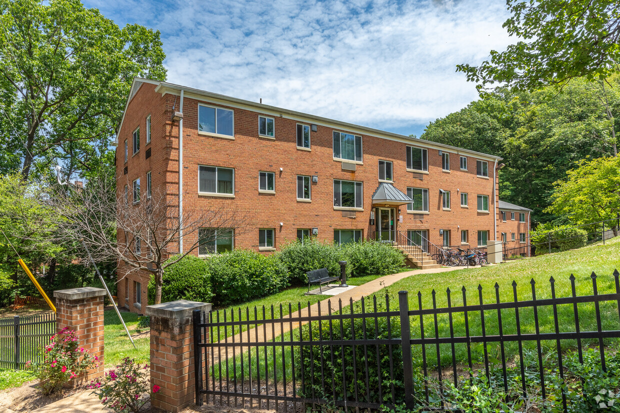 Primary Photo - Columbia Grove Apartments