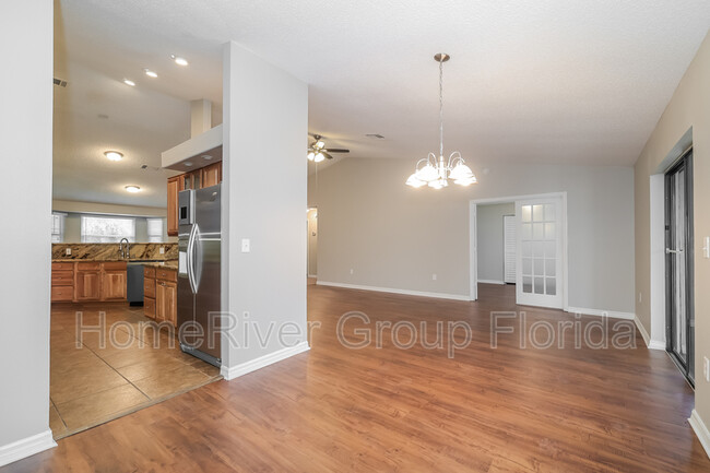 Building Photo - 911 Delano Ct
