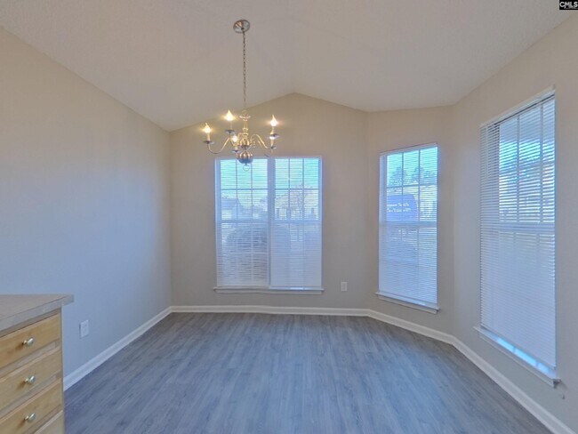 Building Photo - 255 Legend Oaks Dr