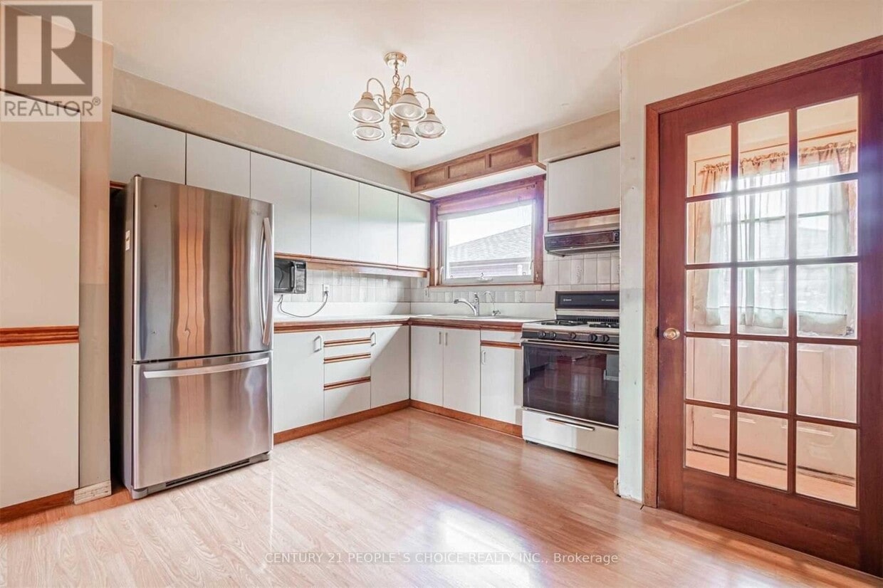 Building Photo - 49 Dorchester Dr