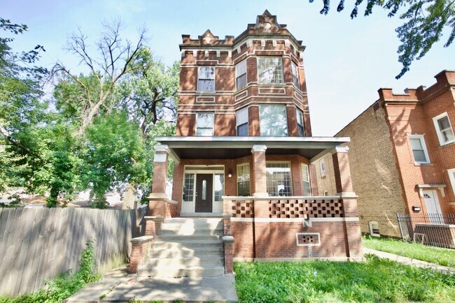 Foto del edificio - 2531 N Kildare Ave