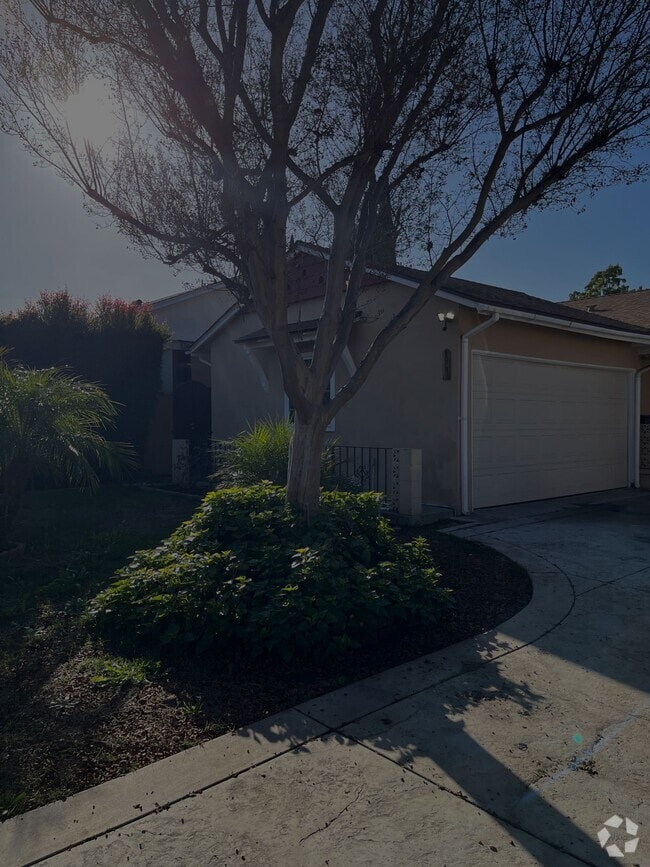 Building Photo - 1733 Lancewood Ave