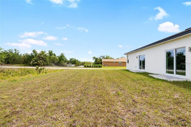 Foto del edificio - 10026 Cocoa Beach St