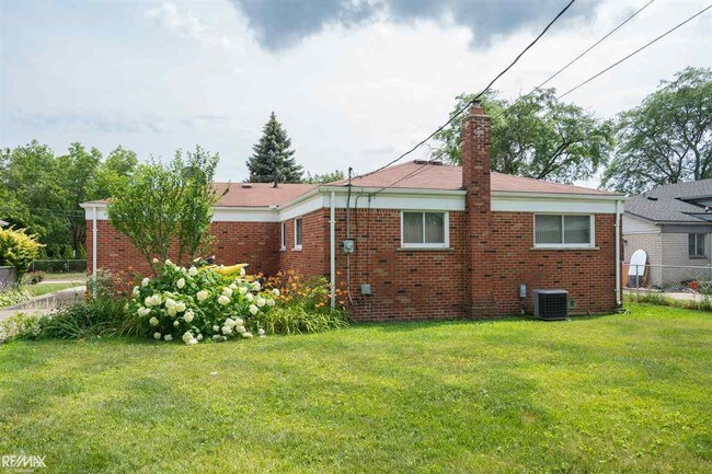 Building Photo - 11135 Wilson Dr