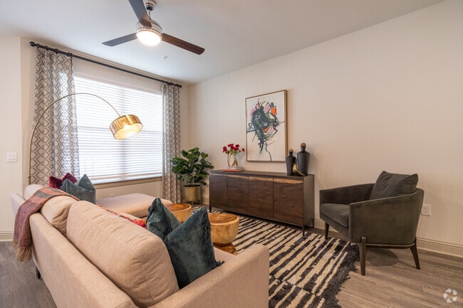Interior Photo - Domain Town Center