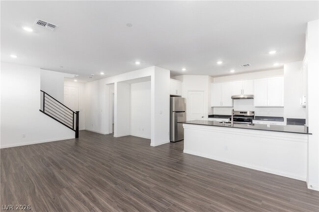 Building Photo - 2685 Abrantes Pl