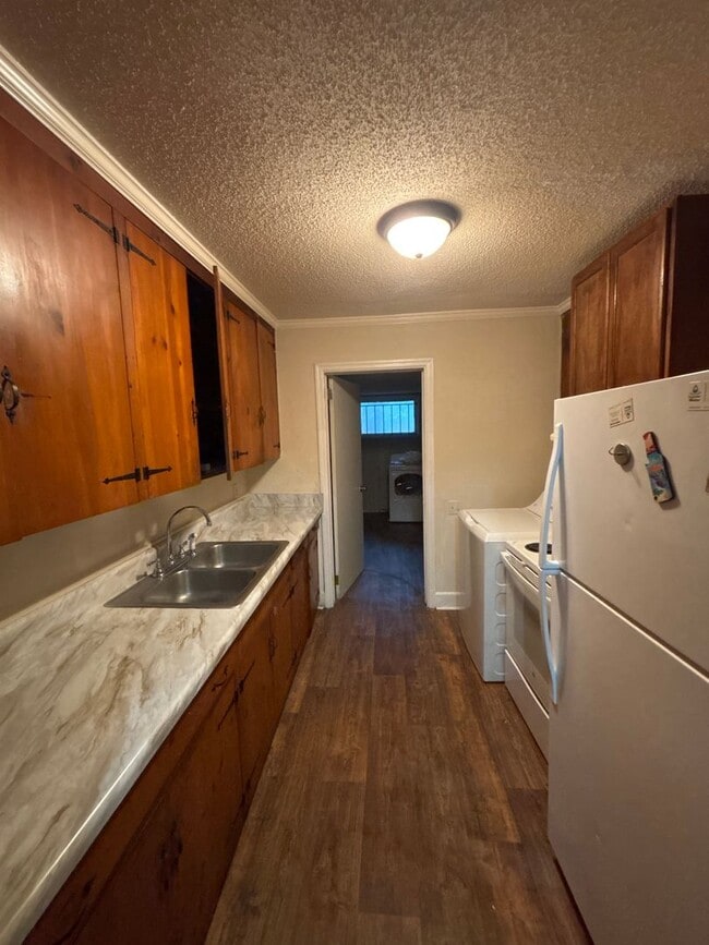 Foto del edificio - 317 Beltline Blvd