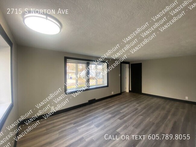 Foto del edificio - 2715 S Norton Ave