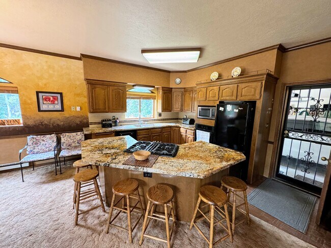 Foto del edificio - Fully Furnished Mountain Oasis Home!