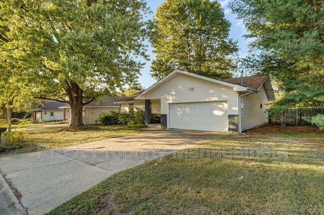 Foto del edificio - 3203 W Riverside St