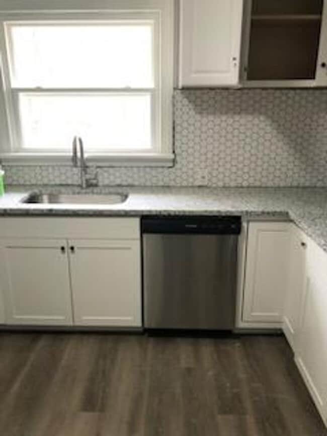 Foto del edificio - 2 bedroom home on large lot