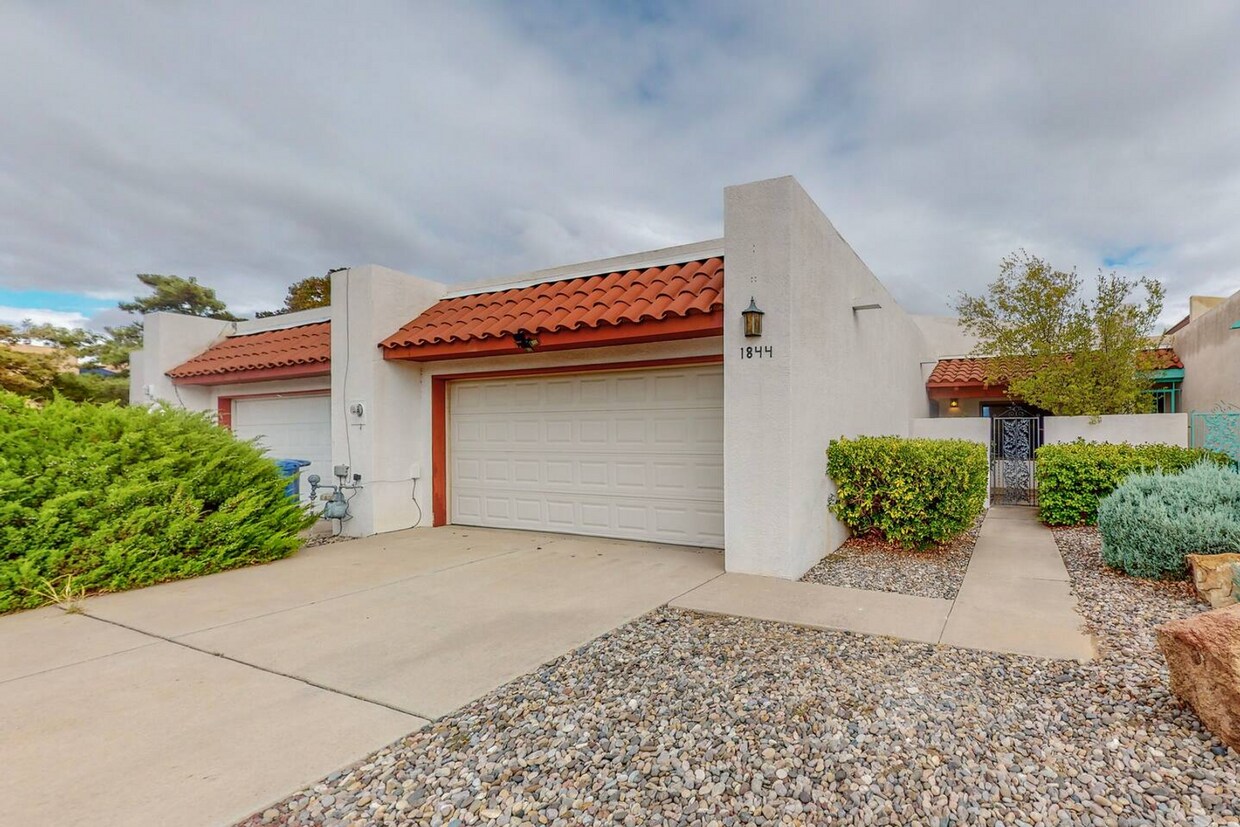 Primary Photo - Coming soon! 3 Bedroom/2 Bathroom Home in ...
